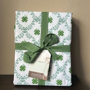 Envogue Lucky St Patricks Day Tablecloth Clover Shamrock Irish New 60”x102”